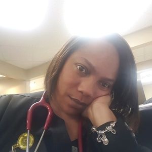 Meet your Posher, Dee